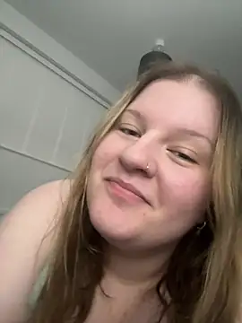 Curvy Vanilla online show from 7, 6, 2026
