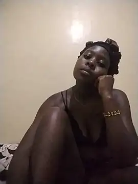Snapshot of pressures_winnie chatting on 4, 6, 2026 pressures winnie online show from 4, 6, 2026