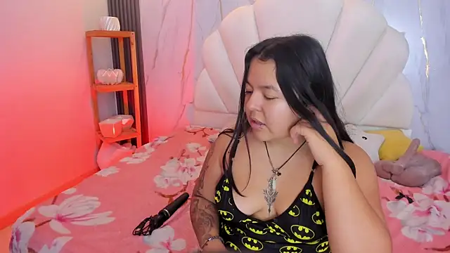 Snapshot of DreamHoney_SJ chatting on 6, 7, 2026 DreamHoney SJ online show from 6, 7, 2026