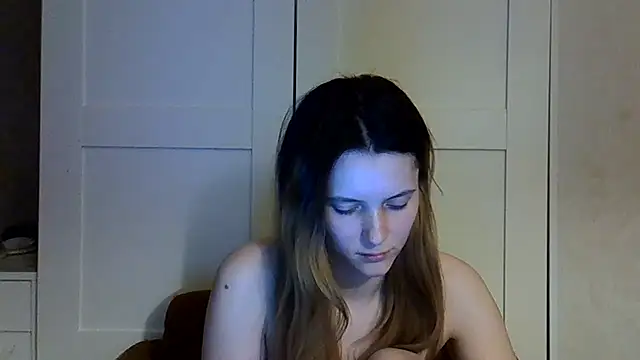 Snapshot of KatteLightX chatting on 4, 6, 2026 KatteLightX online show from 4, 6, 2026