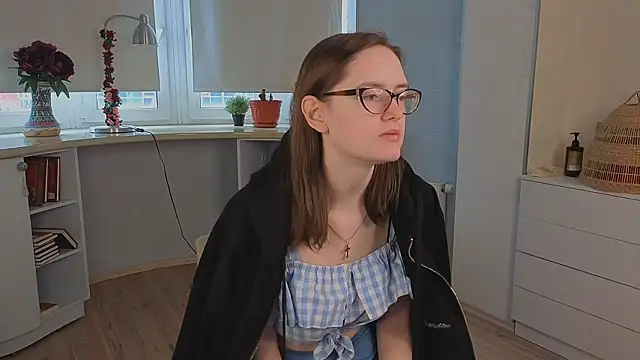 EstelaWeninger online show from 30, 6, 2026