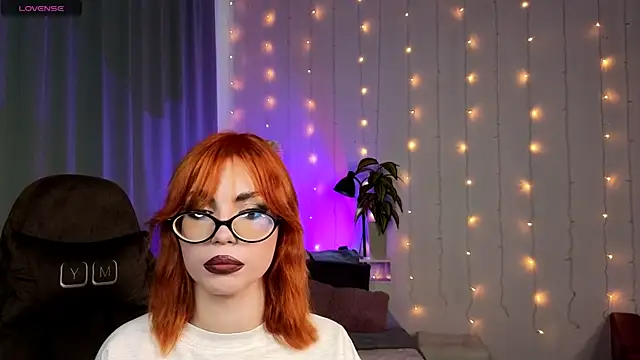 Snapshot of Velvet__Kiss chatting on 21, 7, 2026 Velvet Kiss online show from 21, 7, 2026