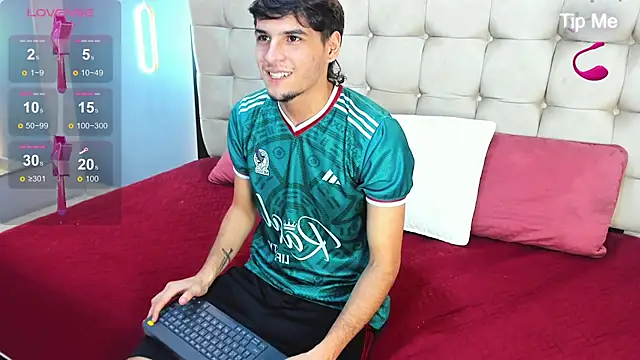 Snapshot of Zack23__ chatting on 5, 7, 2026 Zack23 online show from 5, 7, 2026