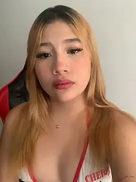 Snapshot of zury_cute1 chatting on 28, 6, 2026 zury cute1 online show from 28, 6, 2026