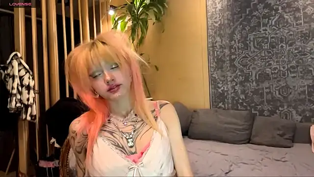 JoanneMcauly online show from 15, 6, 2026