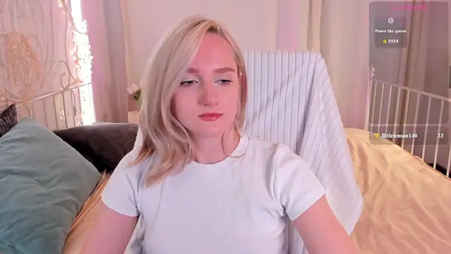 Snapshot of Chloe-Deccer chatting on 13, 7, 2026 Chloe-Deccer online show from 13, 7, 2026