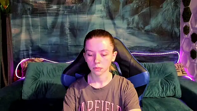 CarolInWonderland online show from 14, 7, 2026
