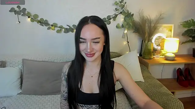 MayaGlamour online show from 16, 6, 2026