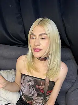 Snapshot of Lia-firee chatting on 15, 6, 2026 Lia-firee online show from 15, 6, 2026