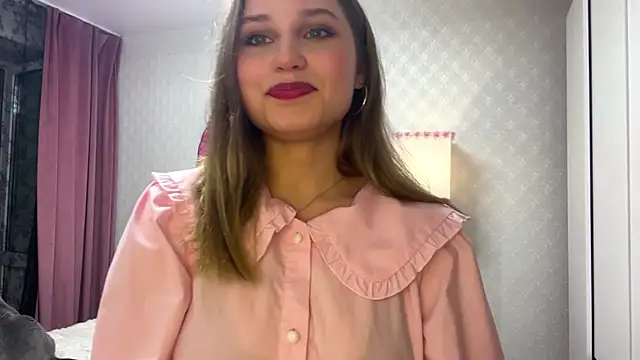 Snapshot of Bella__Ray chatting on 11, 6, 2026 Bella Ray online show from 11, 6, 2026