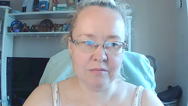 Snapshot of Viola27 chatting on 11, 7, 2026 Viola27 online show from 11, 7, 2026