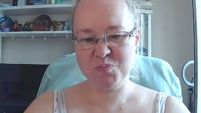 Snapshot of Viola27 chatting on 12, 7, 2026 Viola27 online show from 12, 7, 2026