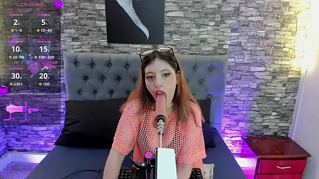 Snapshot of AngeliqueGirard chatting on 18, 7, 2026 AngeliqueGirard online show from 18, 7, 2026
