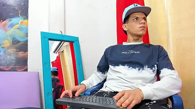 big hot boy  online show from 9, 6, 2026