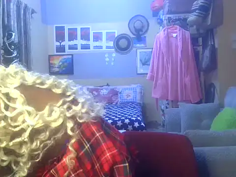Snapshot of Hella254 chatting on 25, 7, 2026 Hella254 online show from 25, 7, 2026
