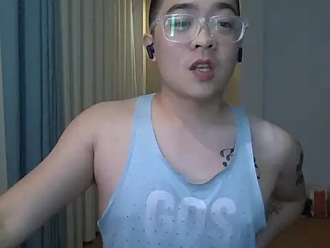 Snapshot of iamtobias chatting on 9, 6, 2026 iamtobias online show from 9, 6, 2026
