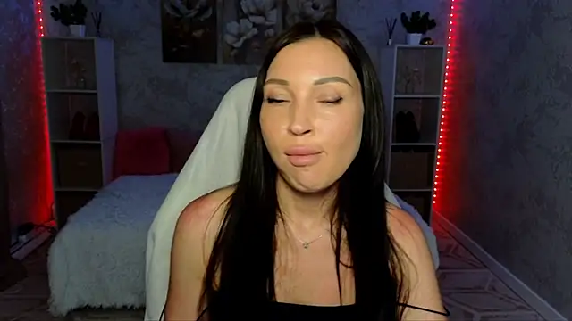 NikoleMills online show from 10, 6, 2026