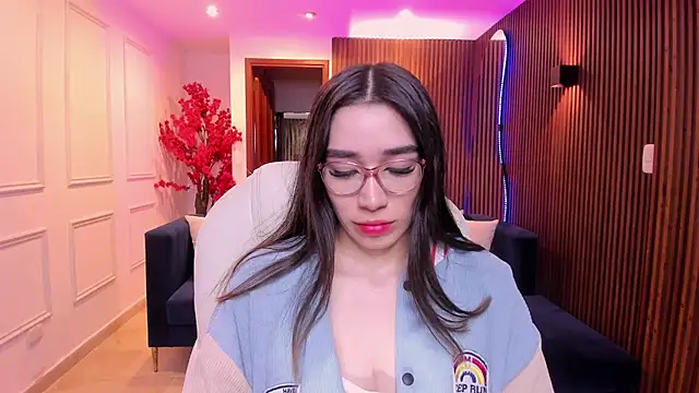 Emma caarter  online show from 25, 7, 2026