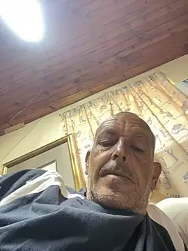Snapshot of GeldenKuy chatting on 11, 7, 2026 GeldenKuy online show from 11, 7, 2026