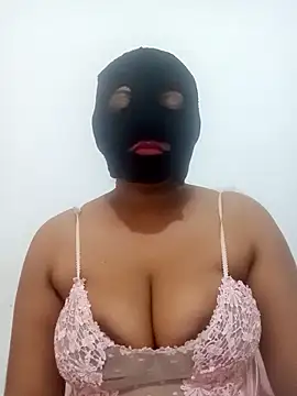 Snapshot of officequeen chatting on 12, 6, 2026 officequeen online show from 12, 6, 2026
