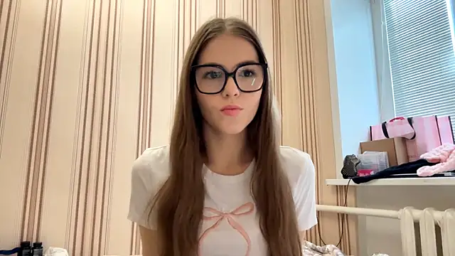 Snapshot of MiaWonderind chatting on 21, 6, 2026 MiaWonderind online show from 21, 6, 2026