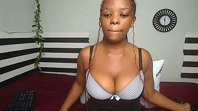 Snapshot of FreakyNubian chatting on 8, 7, 2026 FreakyNubian online show from 8, 7, 2026