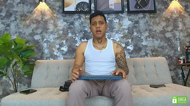 Snapshot of Alejandro_and_Deiby chatting on 17, 6, 2026 Alejandro and Deiby online show from 17, 6, 2026