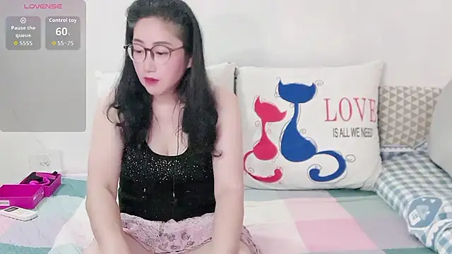 alisa-baby-666 online show from 11, 6, 2026
