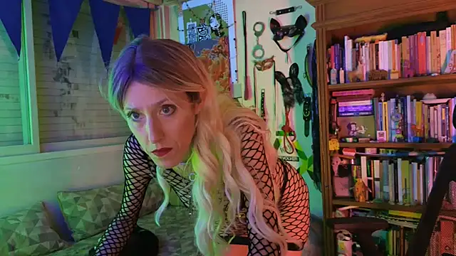 mina here online show from 25, 7, 2026