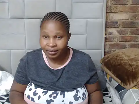 Snapshot of Loyal_Alisha chatting on 12, 6, 2026 Loyal Alisha online show from 12, 6, 2026