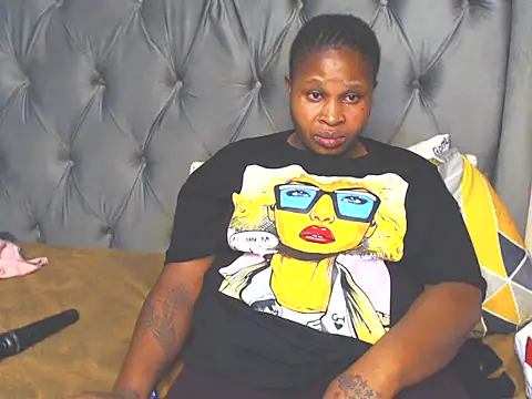 Snapshot of Loyal_Alisha chatting on 15, 7, 2026 Loyal Alisha online show from 15, 7, 2026