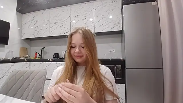 Snapshot of KarinaBestie chatting on 14, 6, 2026 KarinaBestie online show from 14, 6, 2026