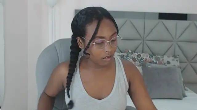 Snapshot of lily_mendoza chatting on 2, 7, 2026 lily mendoza online show from 2, 7, 2026