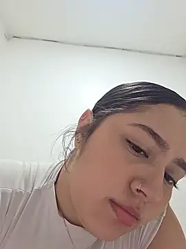 aisha duque  online show from 8, 7, 2026