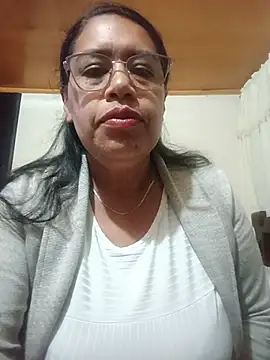 Snapshot of Emilif_ chatting on 17, 7, 2026 Emilif online show from 17, 7, 2026