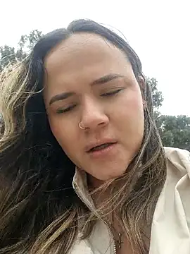 Mandy-moore28 online show from 4, 7, 2026