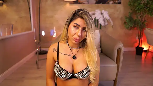 LucyyRosse online show from 20, 6, 2026