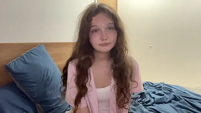 Snapshot of Ela_Wish chatting on 5, 7, 2026 Ela Wish online show from 5, 7, 2026