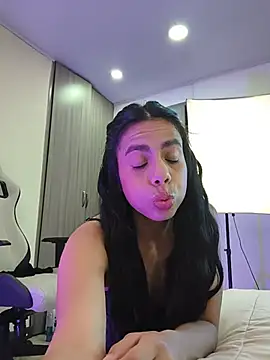 Snapshot of Jasmiinn_ chatting on 5, 7, 2026 Jasmiinn online show from 5, 7, 2026