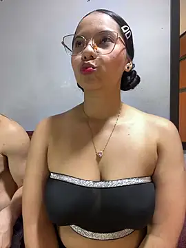 Snapshot of ColombianSexyCouple_ chatting on 6, 7, 2026 ColombianSexyCouple online show from 6, 7, 2026