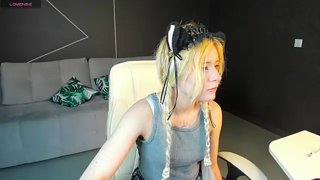 Snapshot of kikipeach chatting on 28, 6, 2026 kikipeach online show from 28, 6, 2026