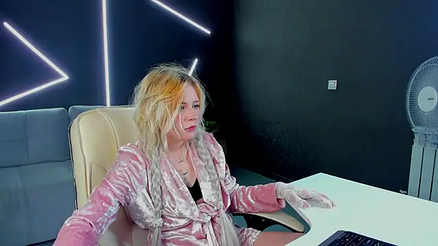 Snapshot of kikipeach chatting on 30, 6, 2026 kikipeach online show from 30, 6, 2026