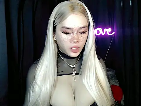 Snapshot of ExpensiveTiffanyxx chatting on 3, 7, 2026 ExpensiveTiffanyxx online show from 3, 7, 2026
