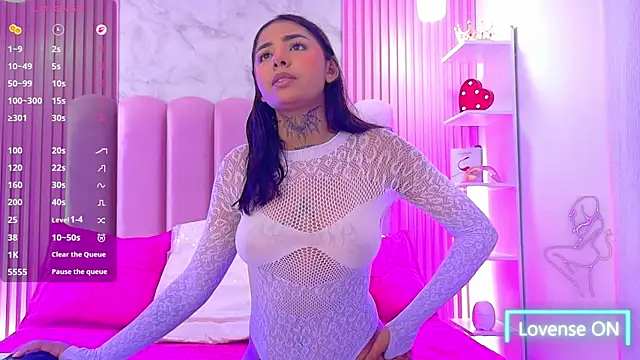Snapshot of LunaRose18 chatting on 19, 7, 2026 LunaRose18 online show from 19, 7, 2026