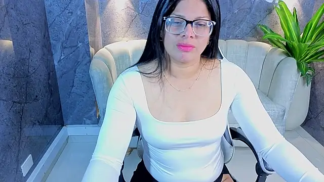 Snapshot of sarah_bay_tx chatting on 8, 7, 2026 sarah bay tx online show from 8, 7, 2026