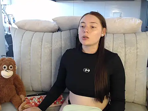 Madiison Keller online show from 23, 6, 2026