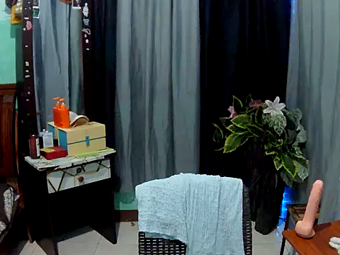 Snapshot of XCalixa chatting on 2, 7, 2026 XCalixa online show from 2, 7, 2026