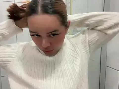 urhottestgurl online show from 17, 6, 2026