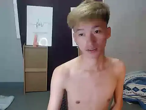 Snapshot of Fem_phiLboy69 chatting on 3, 8, 2026 Fem phiLboy69 online show from 3, 8, 2026