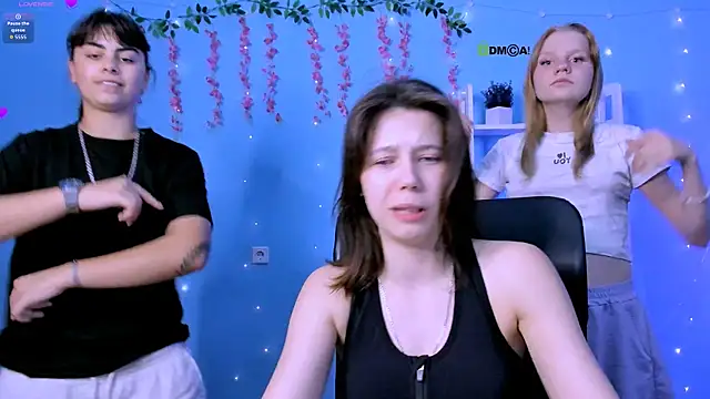 Snapshot of bella_sky11 chatting on 22, 7, 2026 bella sky11 online show from 22, 7, 2026